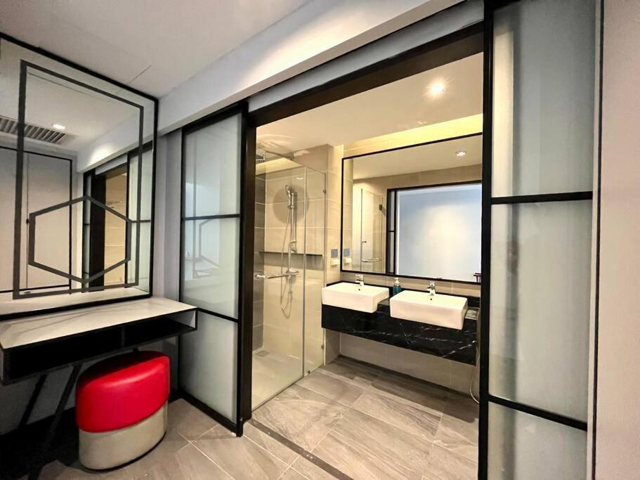 M101 Klcc Kl City King Suites By Livin Kuala Lumpur Eksteriør bilde